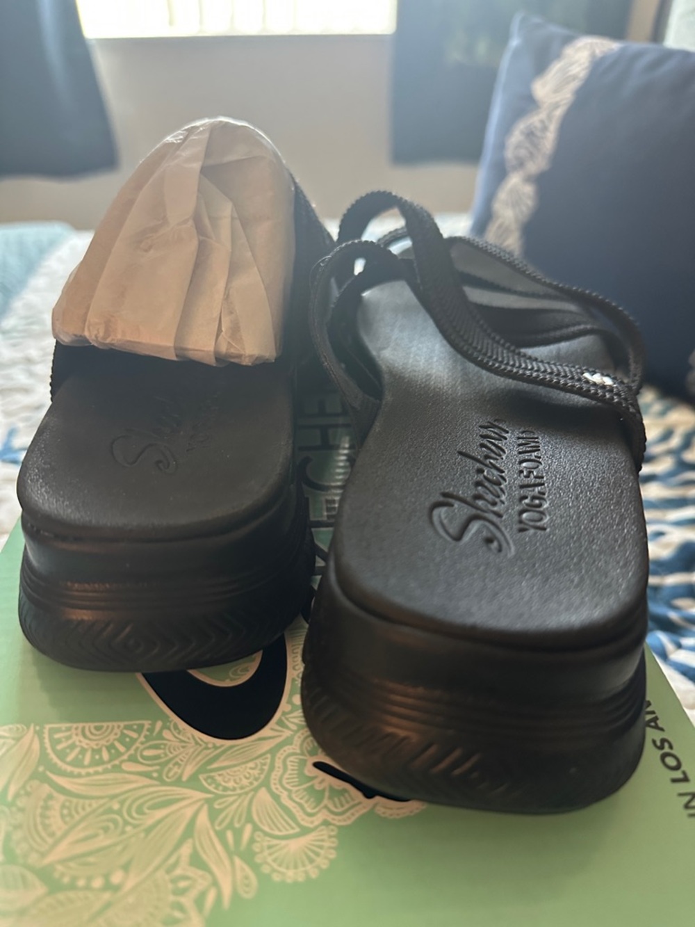 Skechers Black Crisscross Yoga Foam Slide Sandals - Picture 4 of 5